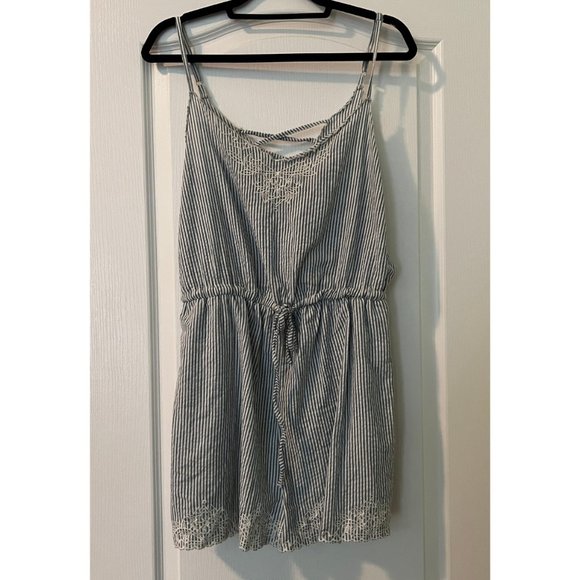 Urban Outfitters blue and white romper with lace print detail - Picture 1 of 5